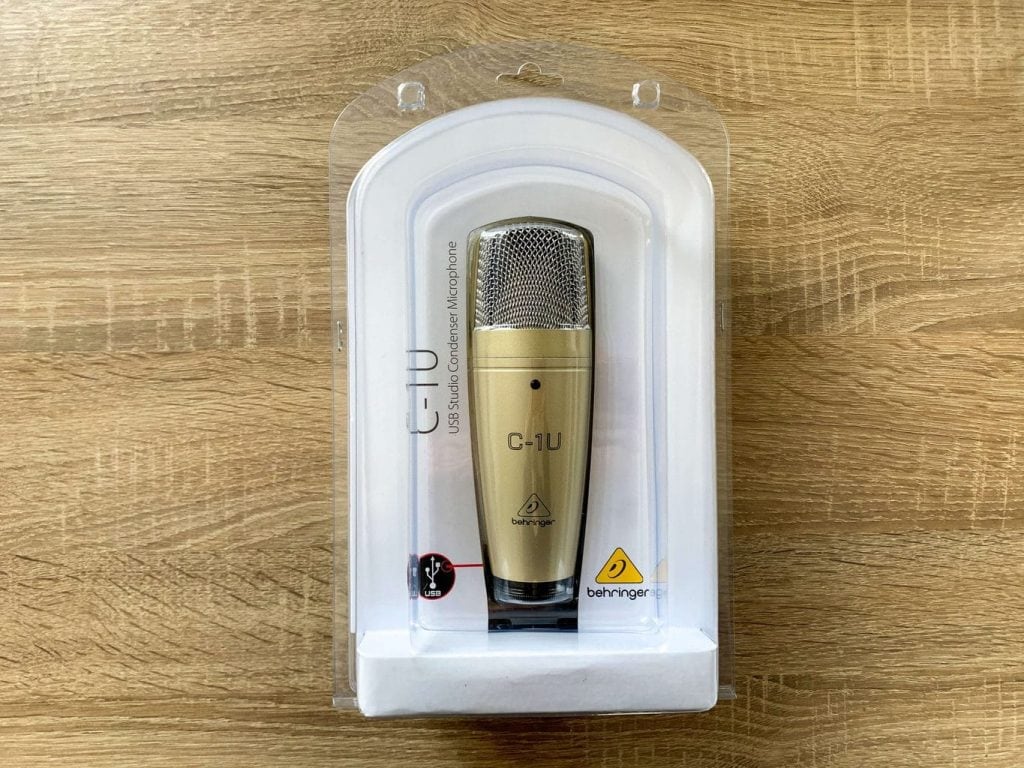 Mikrofon se prodává v plastovém obalu