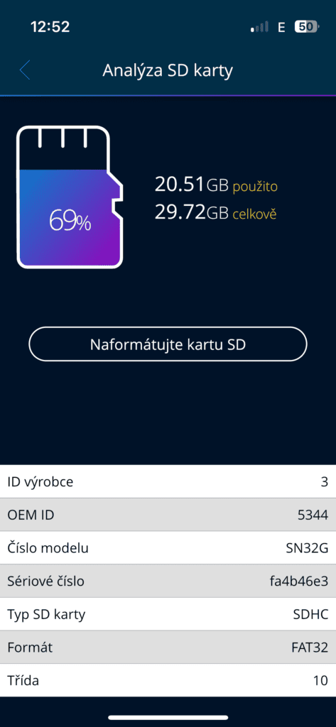 Vedle formátování nabízí aplikaci i benchmark paměťové karty.