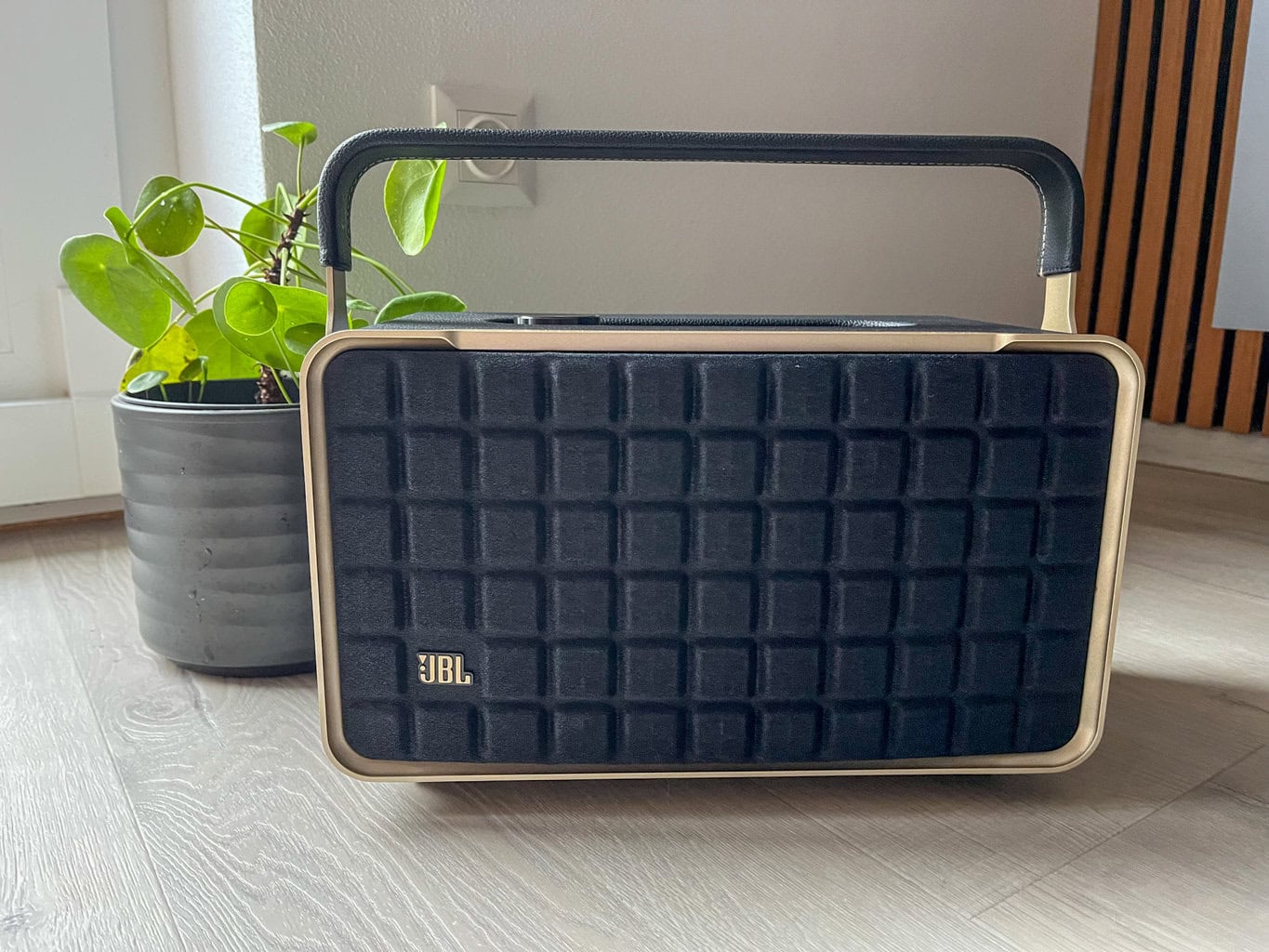 Recenze: Bluetooth reproduktor JBL Authentics 300