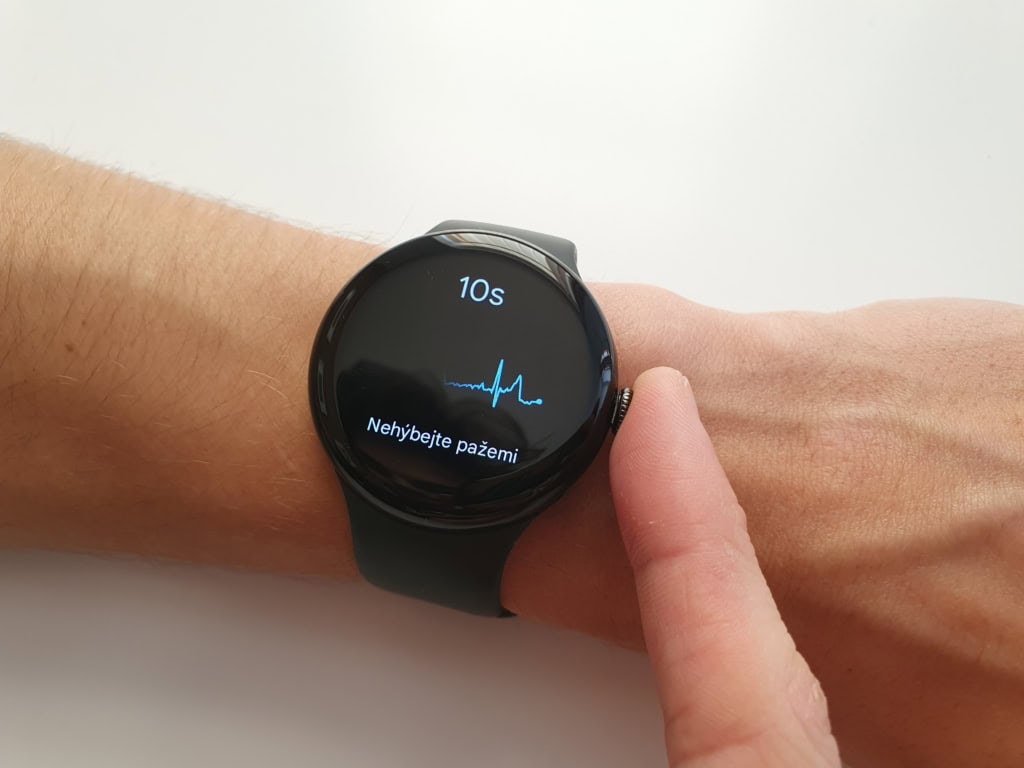 Google Pixel Watch 3 nabízí EKG s medicínskou certifikací